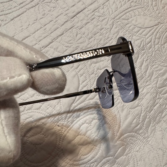 LV Color Tinted Shades - Picture 6 of 6